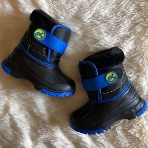 NWOT Dream Kids Snow Boots